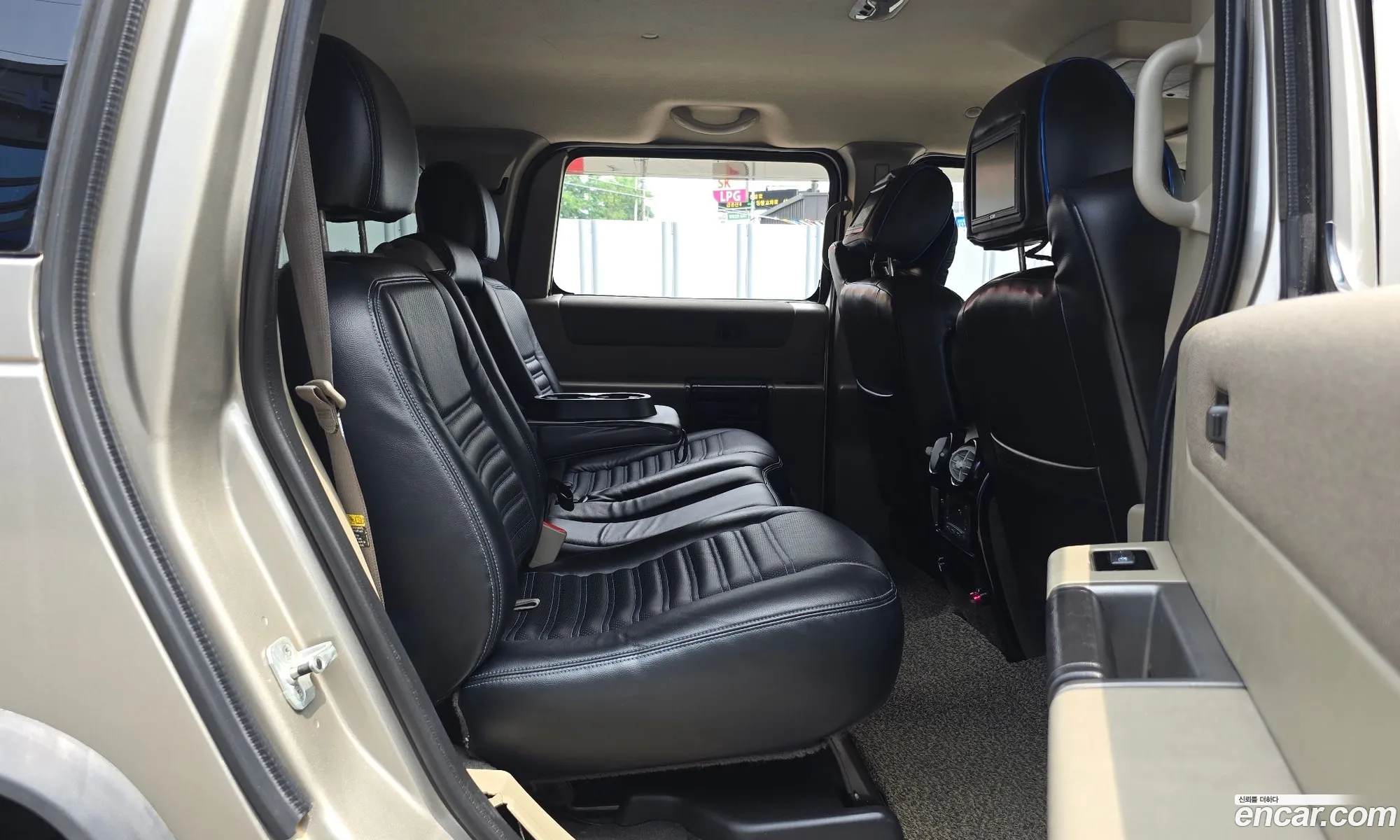 Hummer H2 2004 5GRGN23UX4H105743 — 7