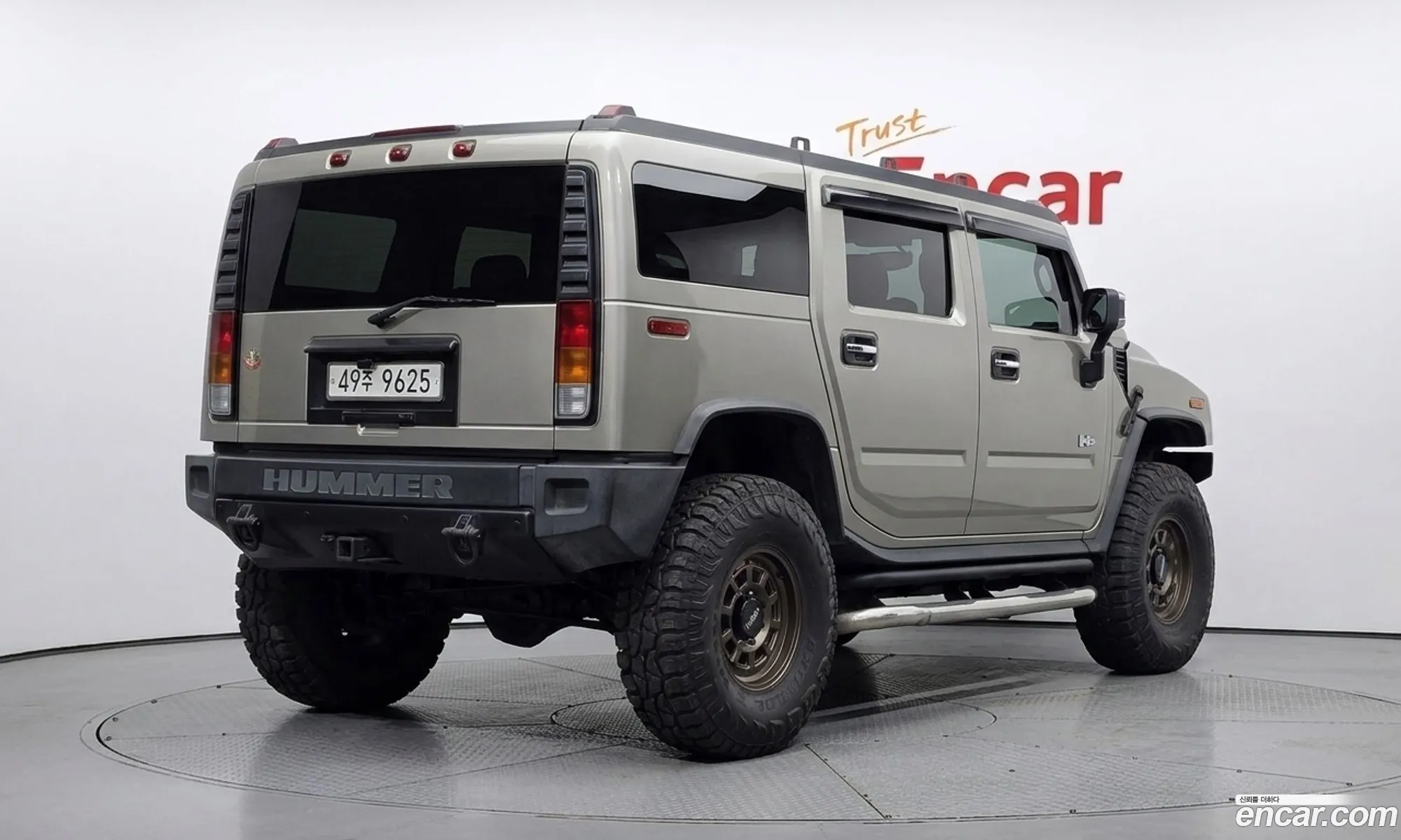Hummer H2 2004 5GRGN23UX4H105743 — 17