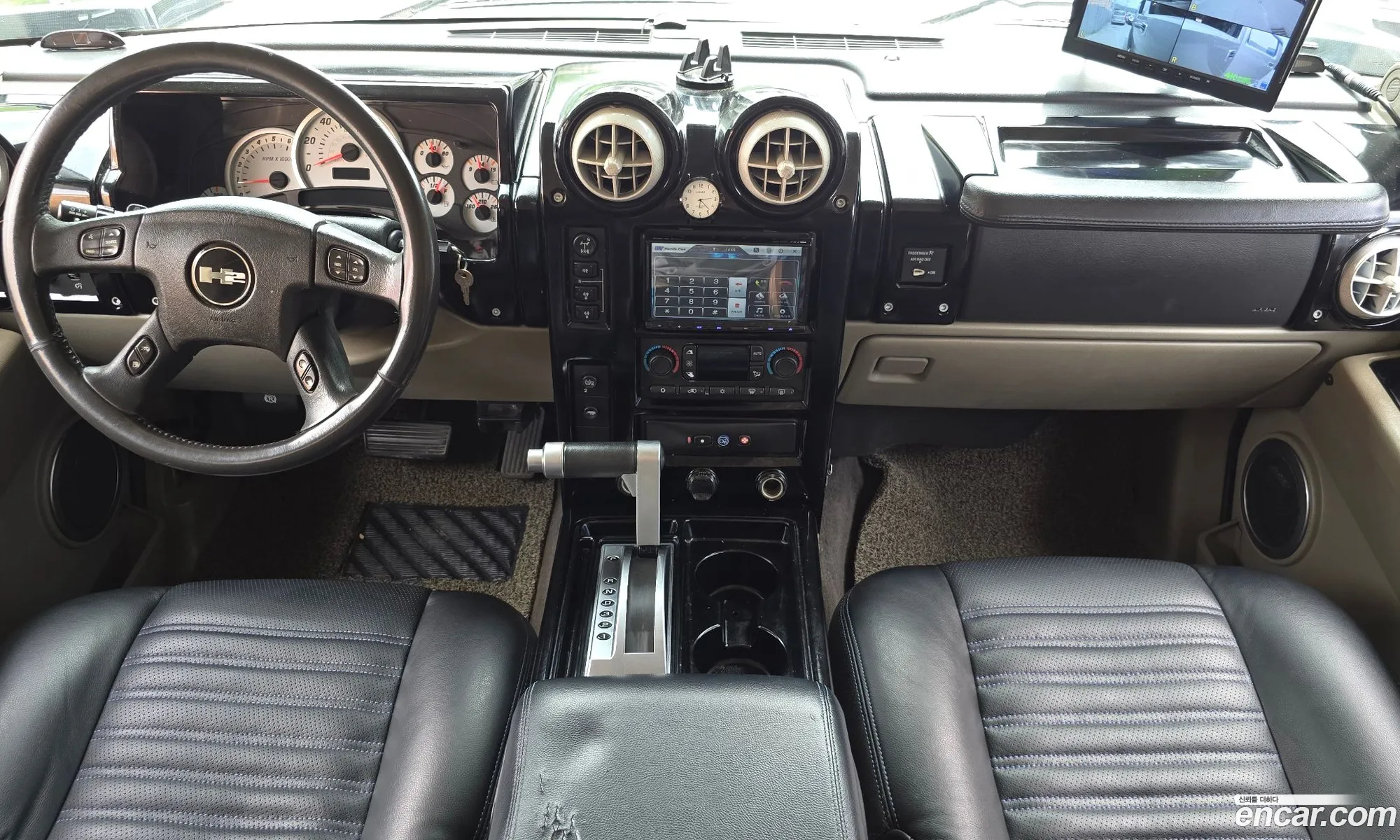 Hummer H2 2004 5GRGN23UX4H105743 — 3