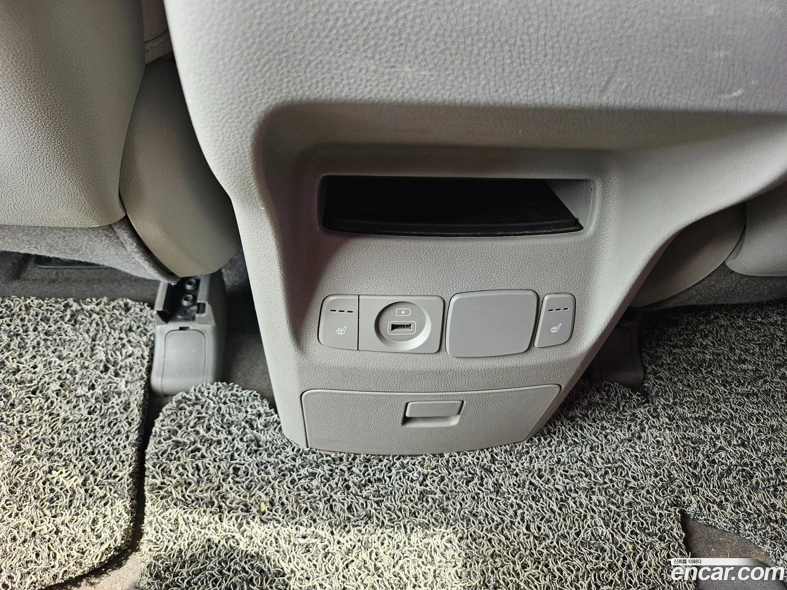 Kia Carnival 2018 — 2