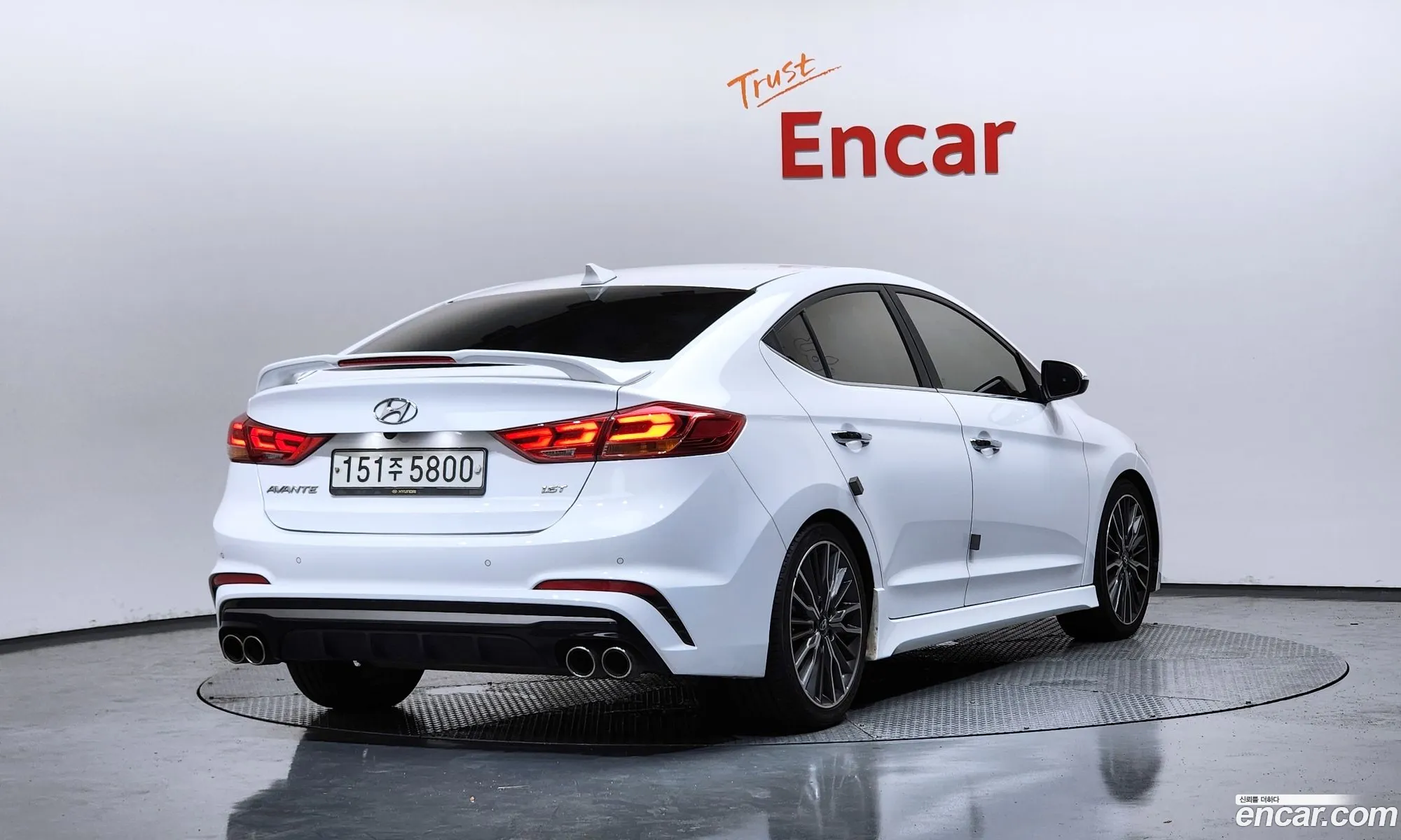 Hyundai Elantra AD 2017 — 5