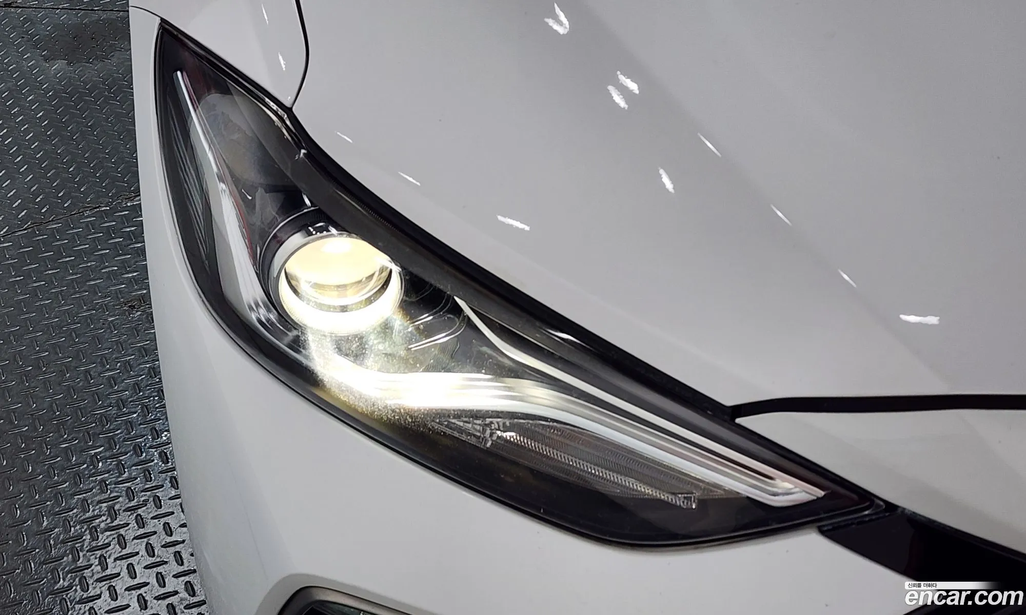 Hyundai Elantra AD 2017 — 14