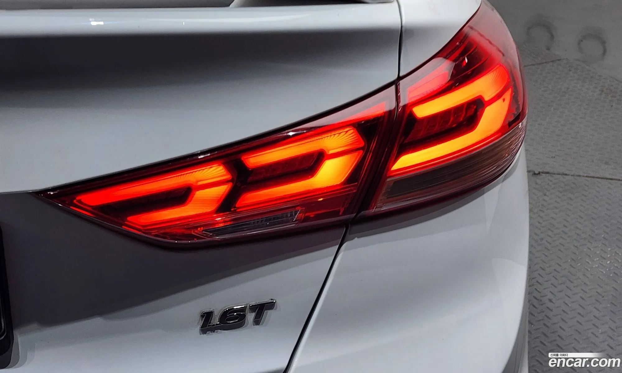 Hyundai Elantra AD 2017 — 23