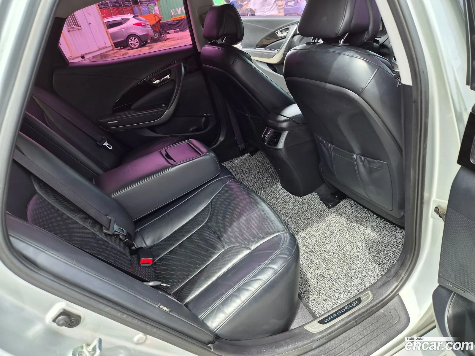 Hyundai Grandeur HG 2014 — 17