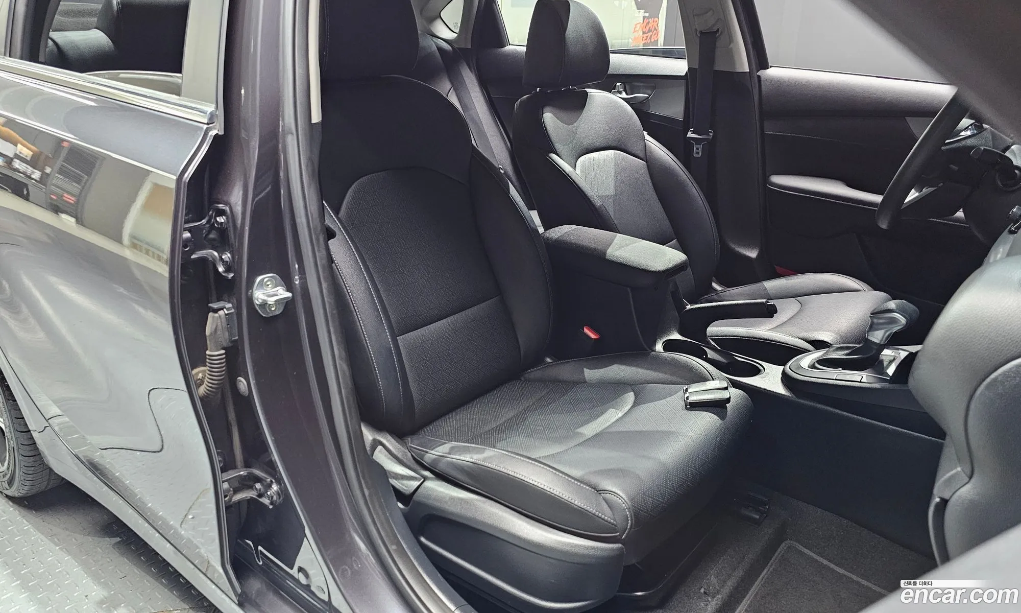 Kia K3 2018 — 18