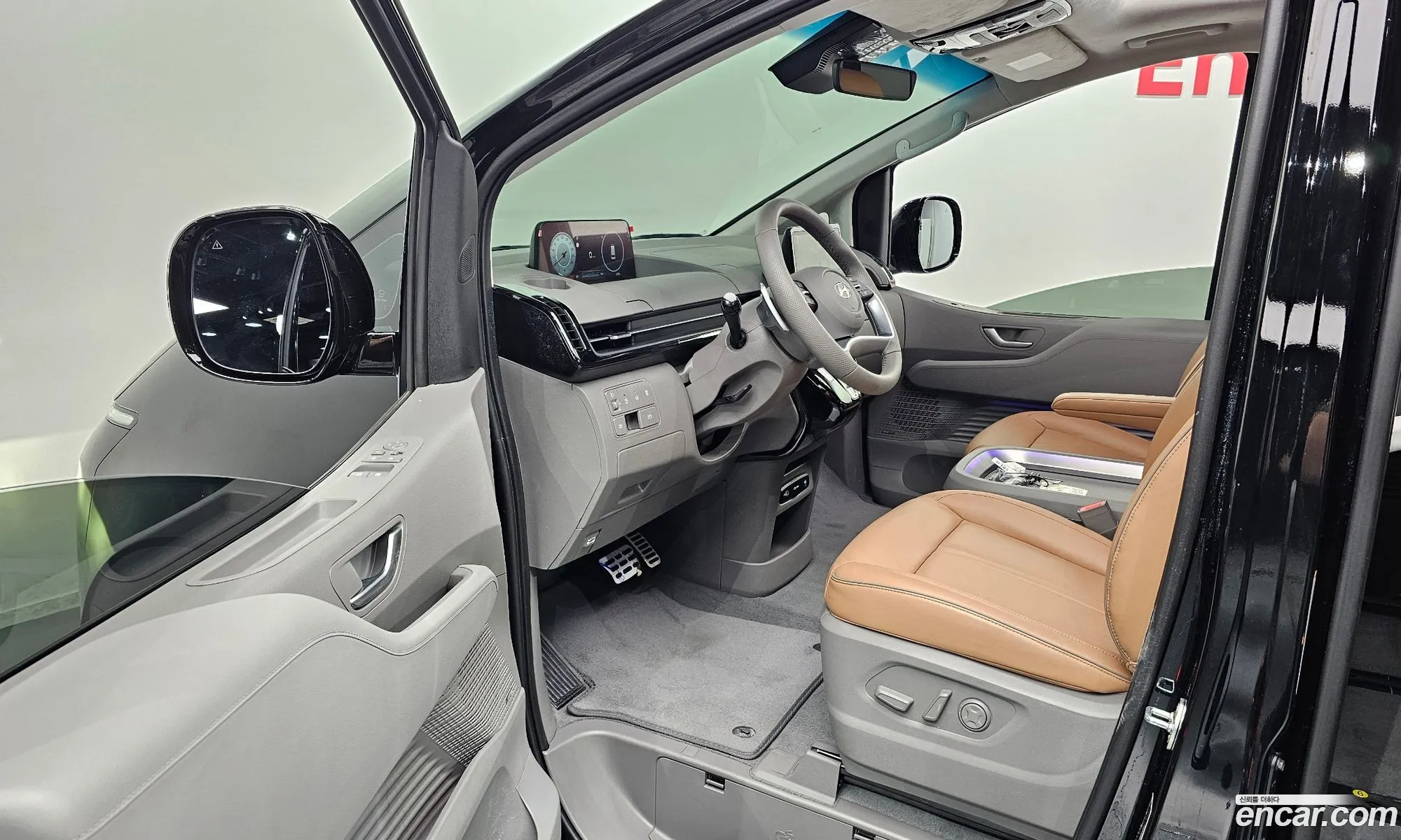 Hyundai Staria 2025 — 21
