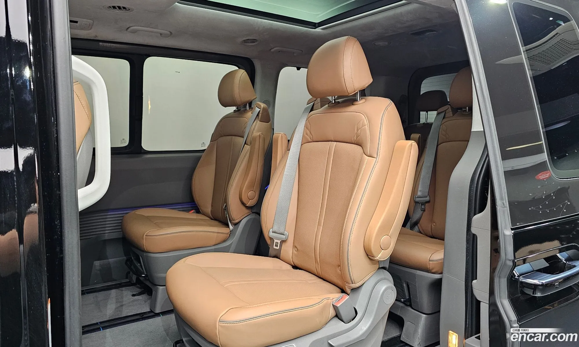 Hyundai Staria 2025 — 5