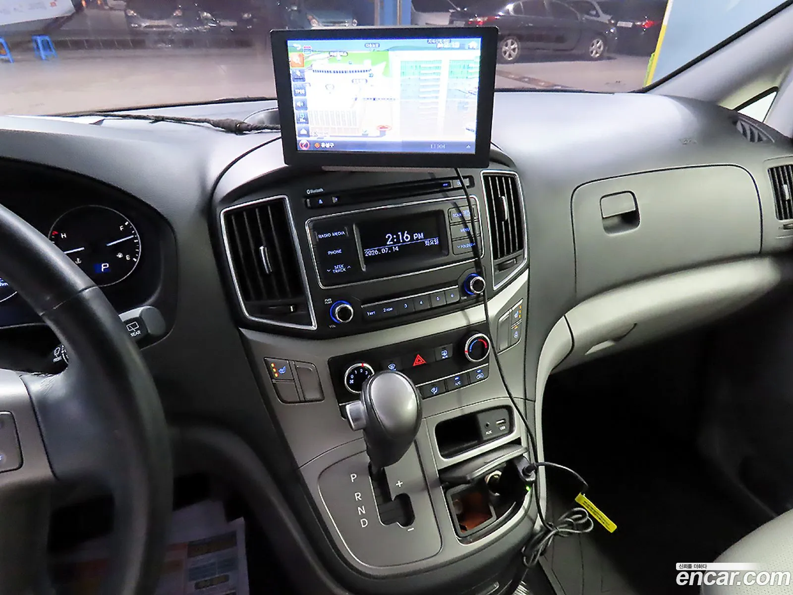 Hyundai Grand Starex 2017 — 19