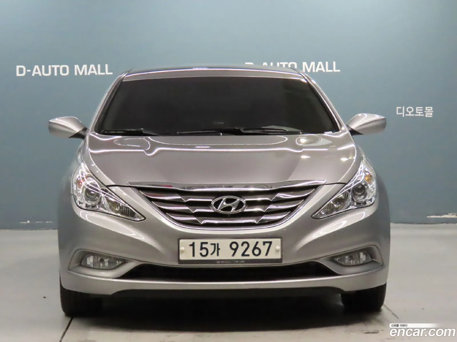 Hyundai YF Sonata 2011 — 19