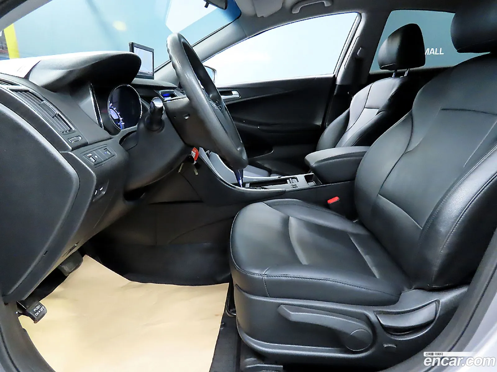 Hyundai YF Sonata 2011 — 10