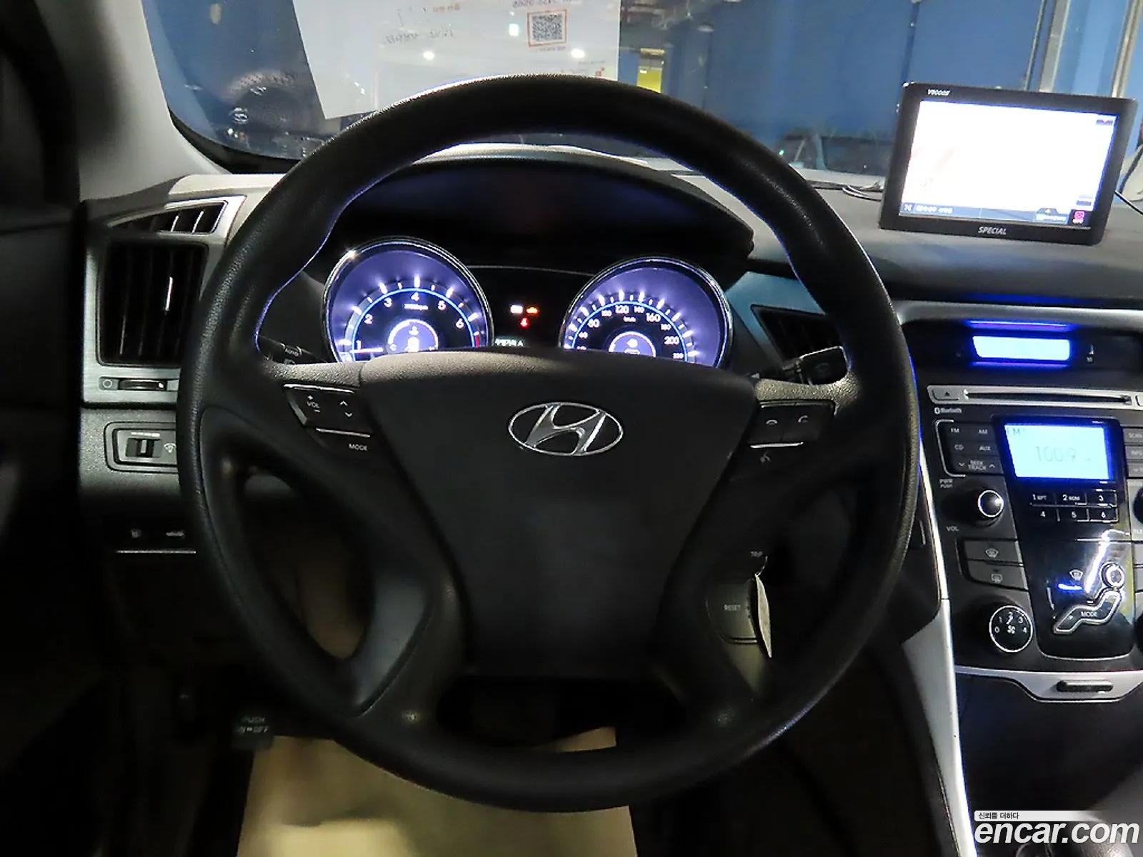Hyundai YF Sonata 2011 — 6