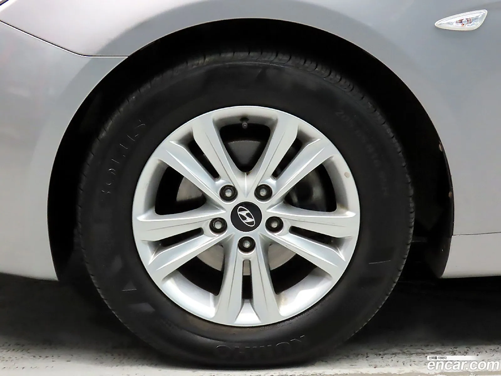 Hyundai YF Sonata 2011 — 4