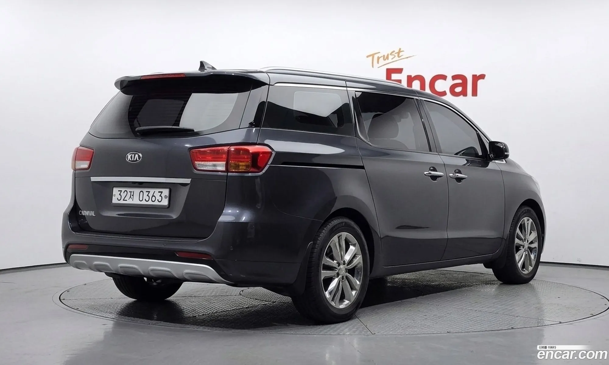 Kia Carnival 2016 KNAME81ABHS280652 — 5
