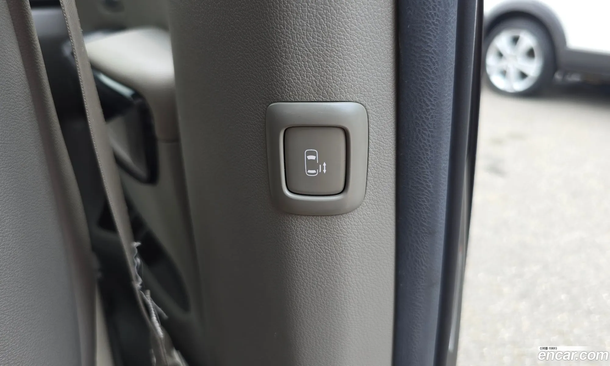 Kia Carnival 2016 KNAME81ABHS280652 — 9