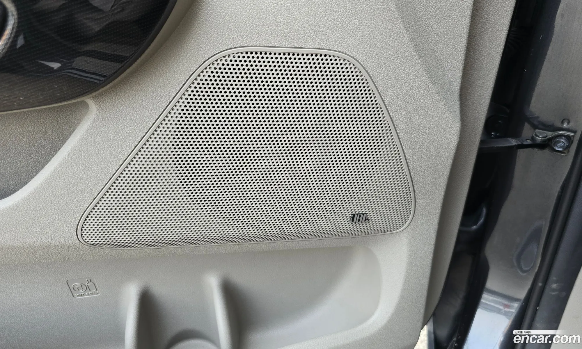 Kia Carnival 2016 KNAME81ABHS280652 — 16