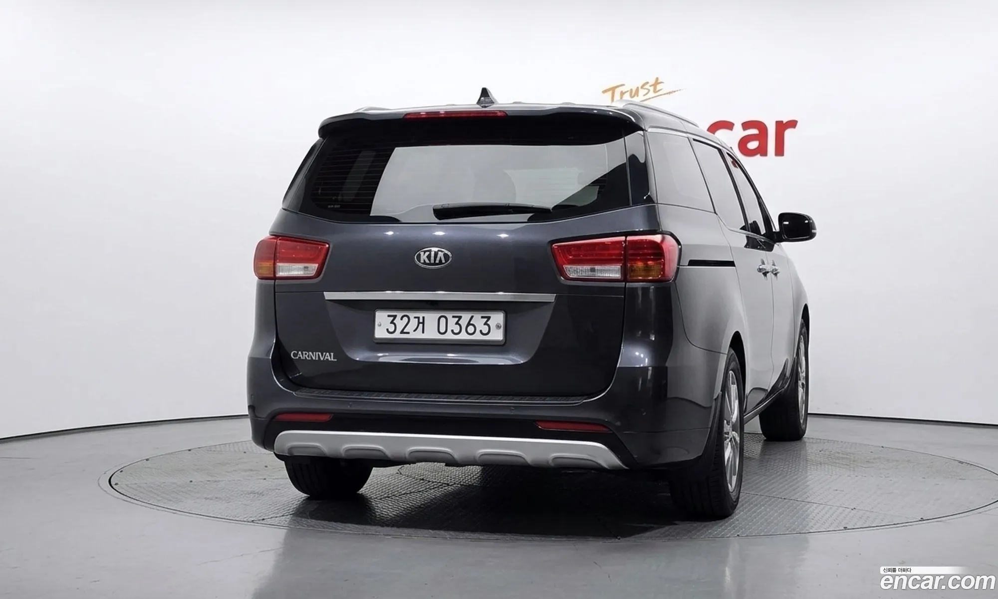 Kia Carnival 2016 KNAME81ABHS280652 — 12