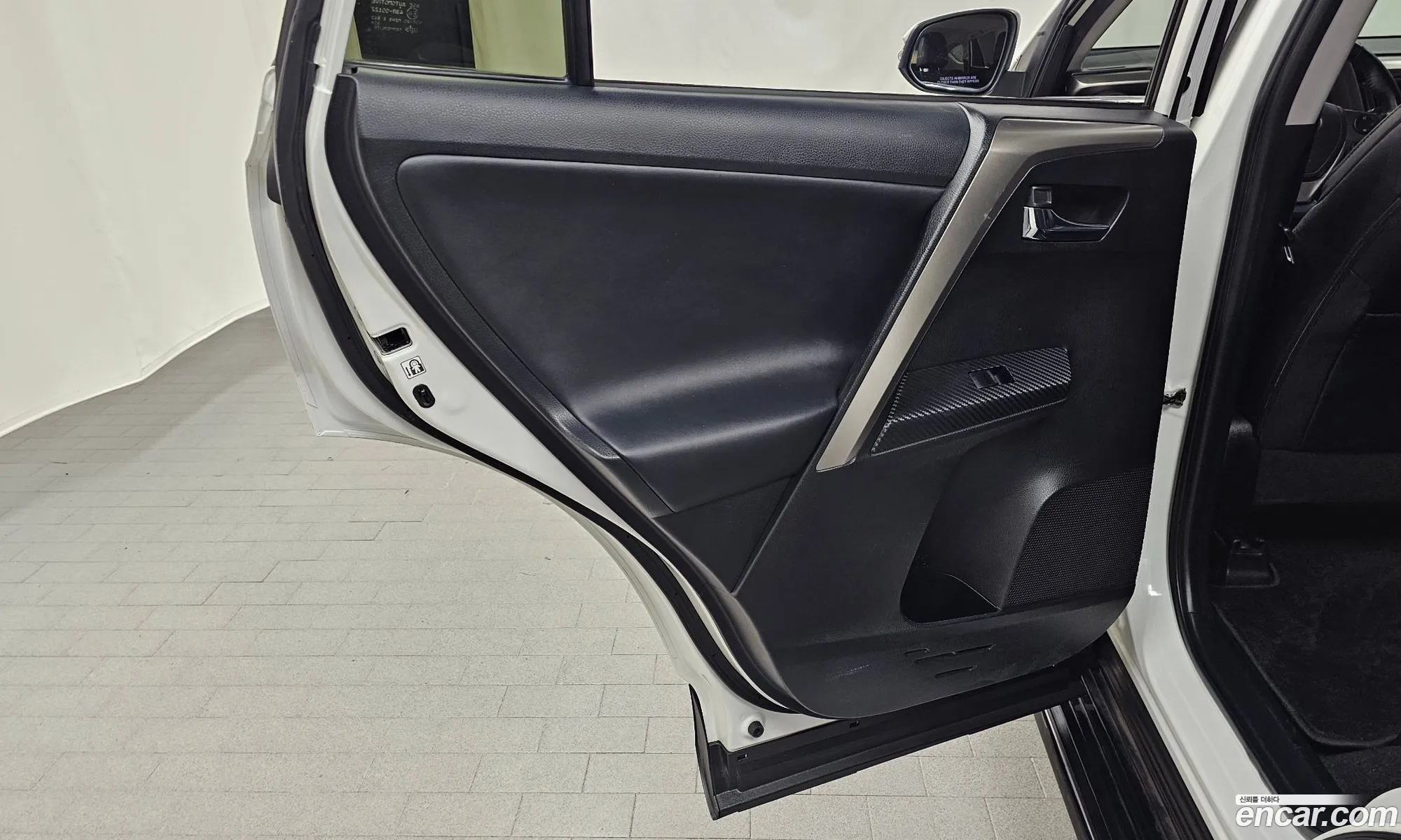 Toyota RAV4 2015 — 8