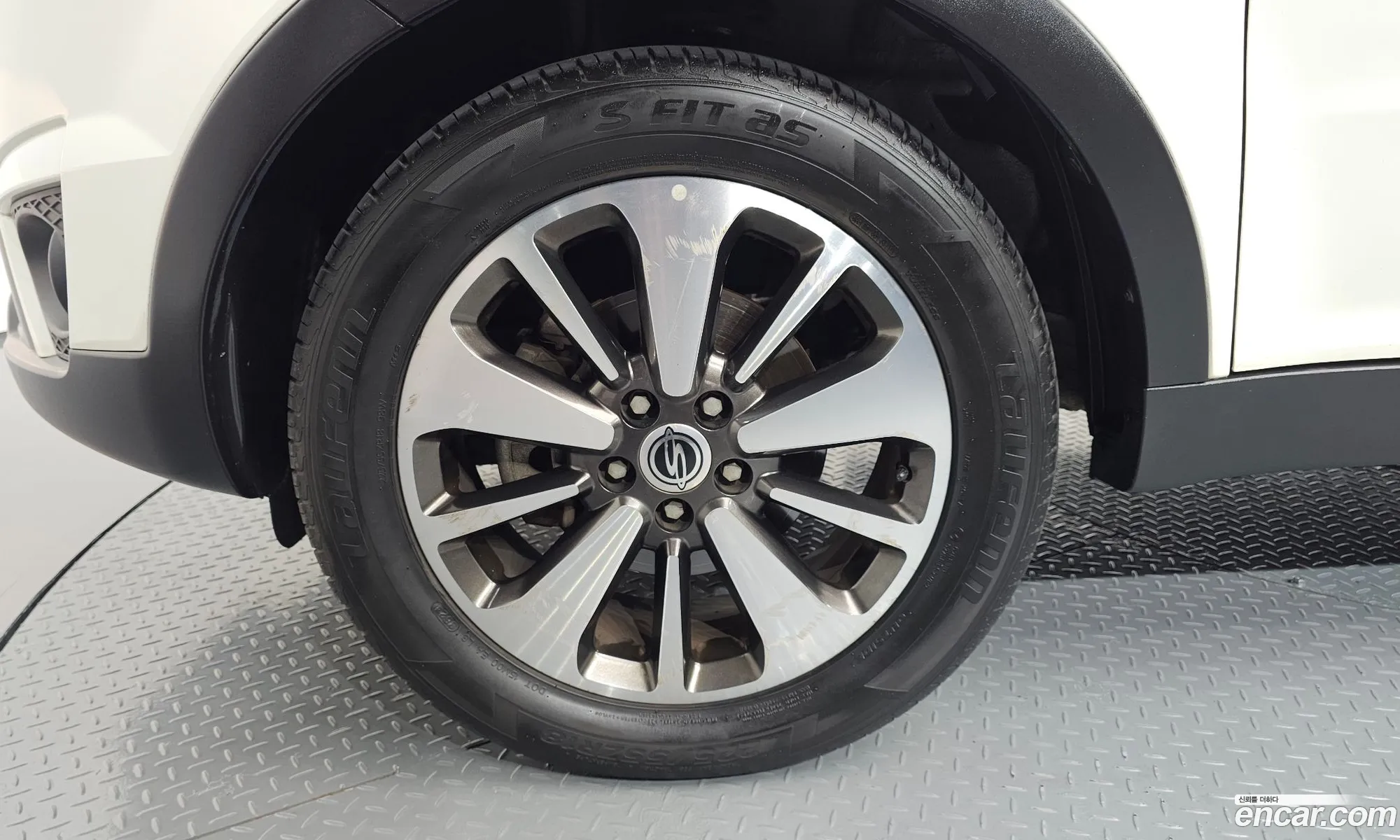 KG Mobility (SsangYong) Korando C 2015 — 3