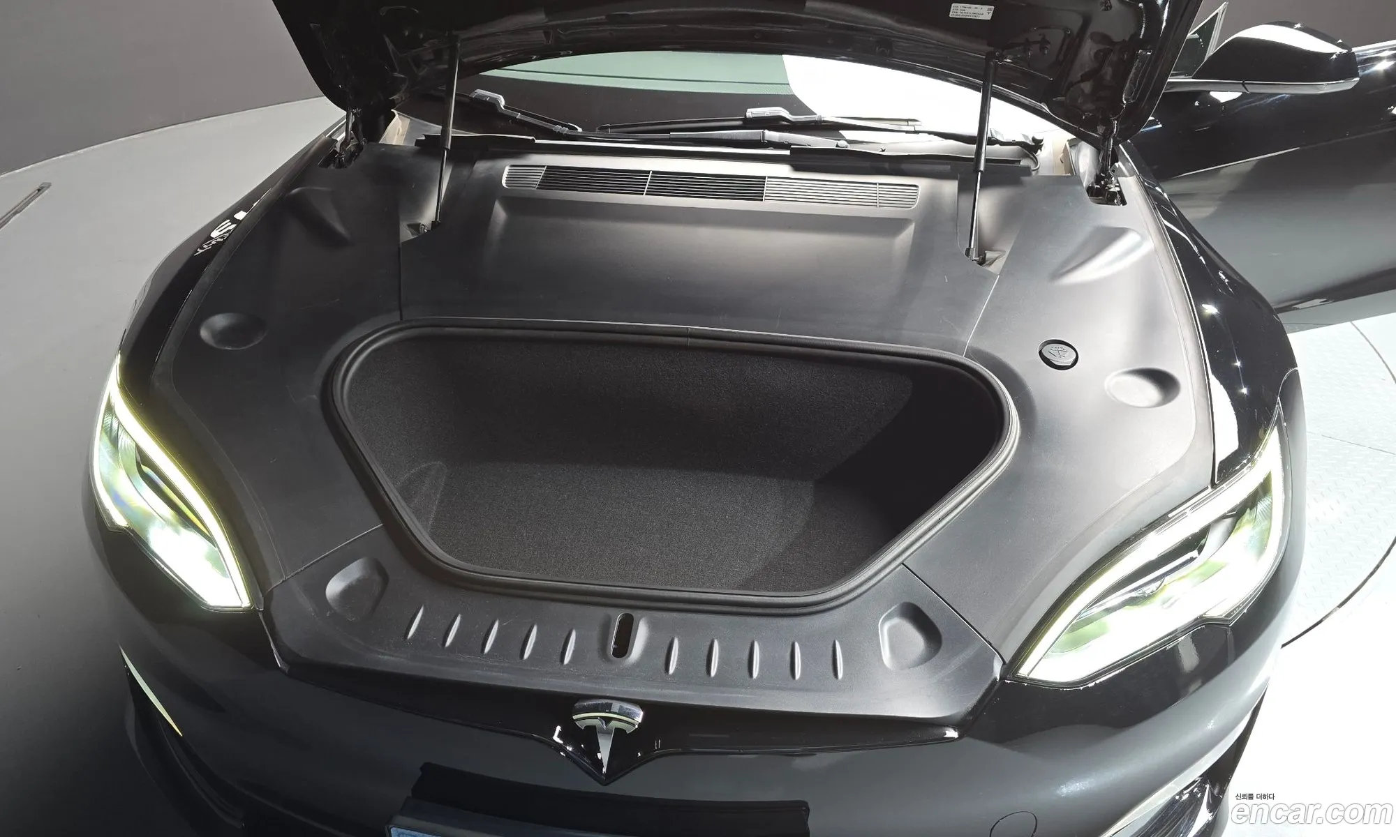 Tesla Model S 2023 — 13