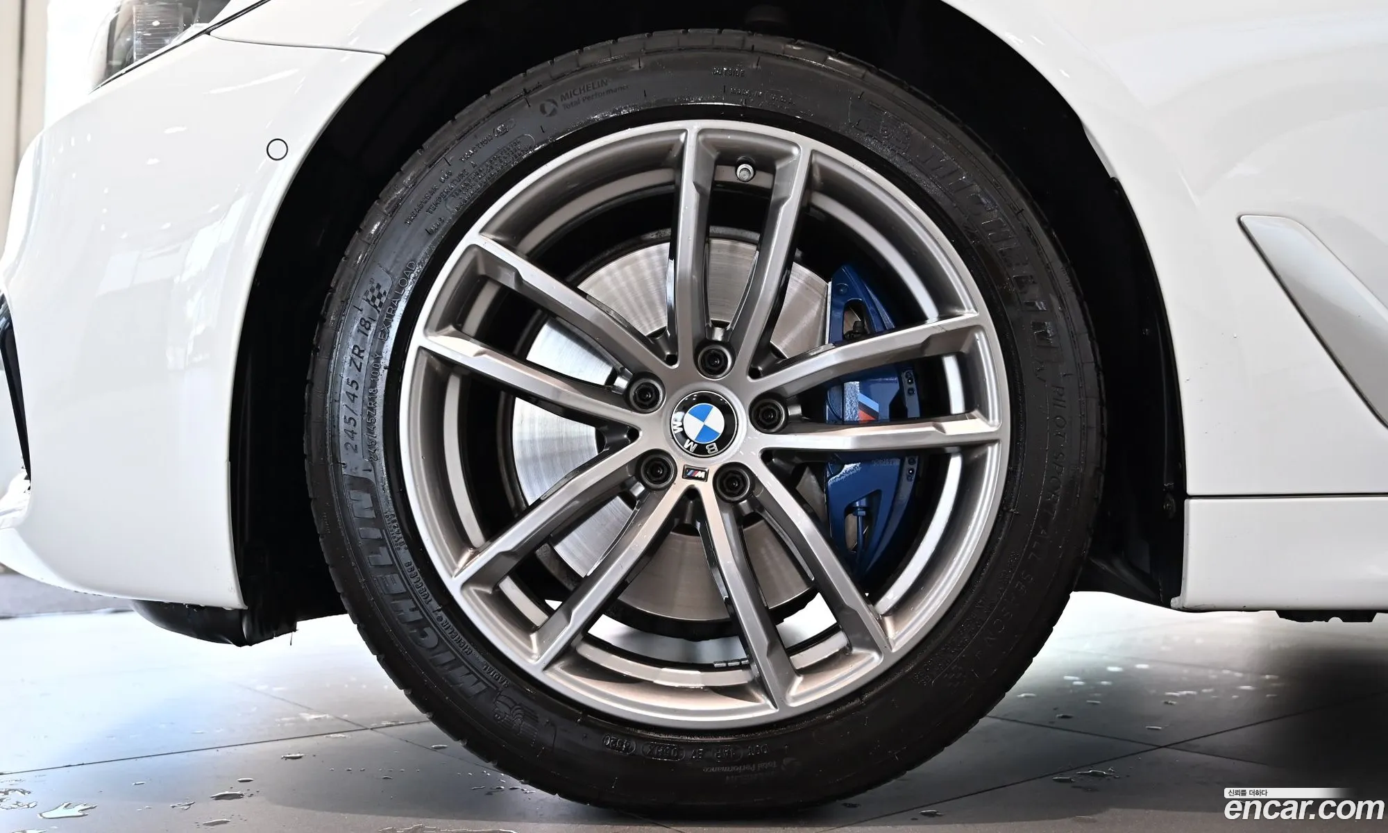 BMW 5 Series 2017 — 17