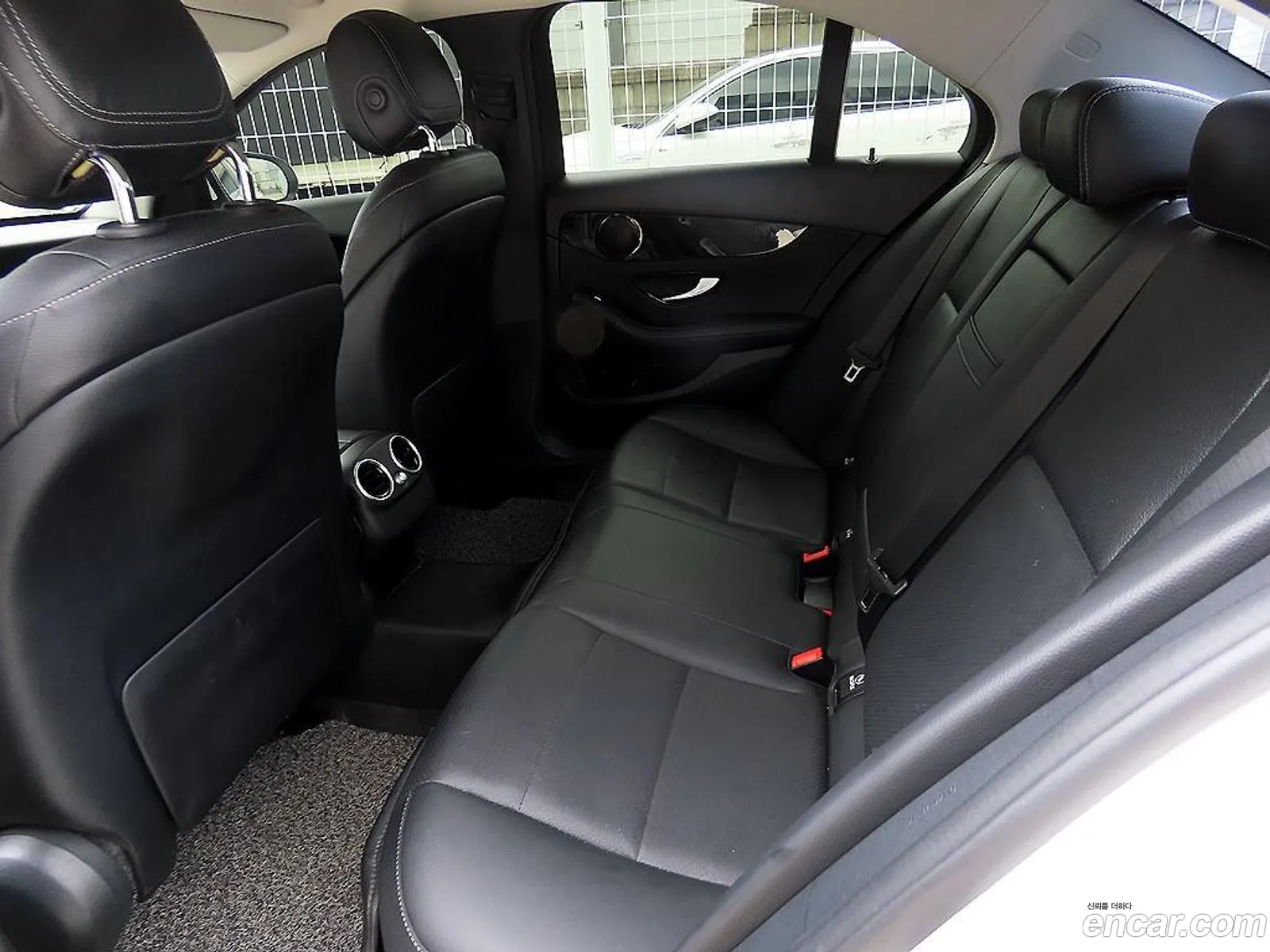 Mercedes-Benz C-Class W205 2020 — 16