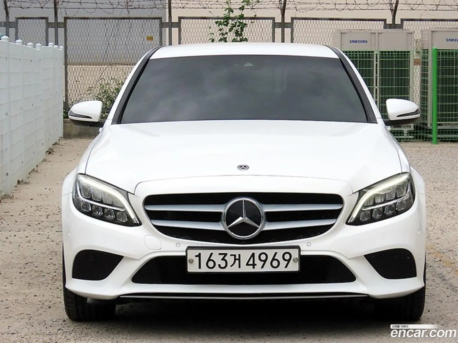 Mercedes-Benz C-Class W205 2020 — 19