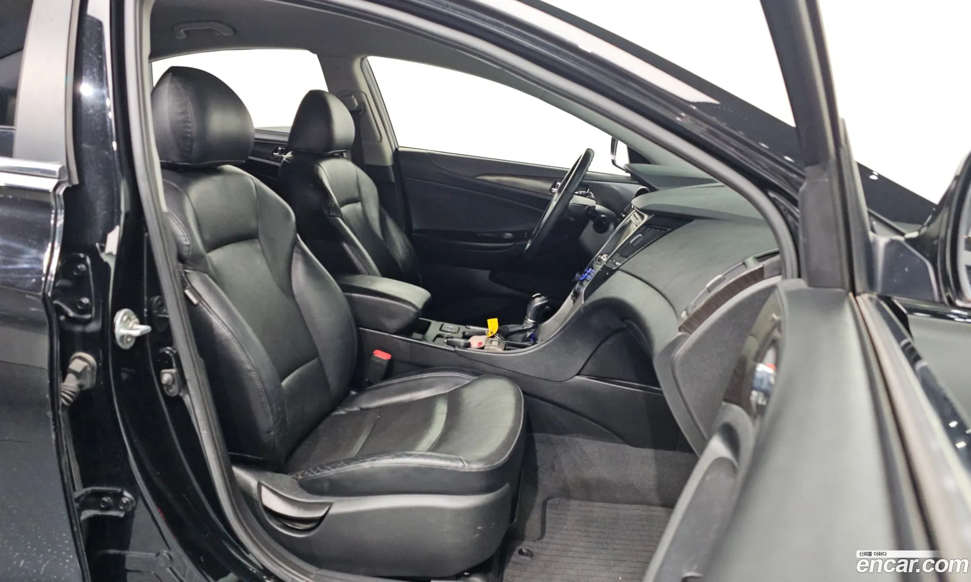 Hyundai YF Sonata 2012 KMHEC41LBCA452764 — 31