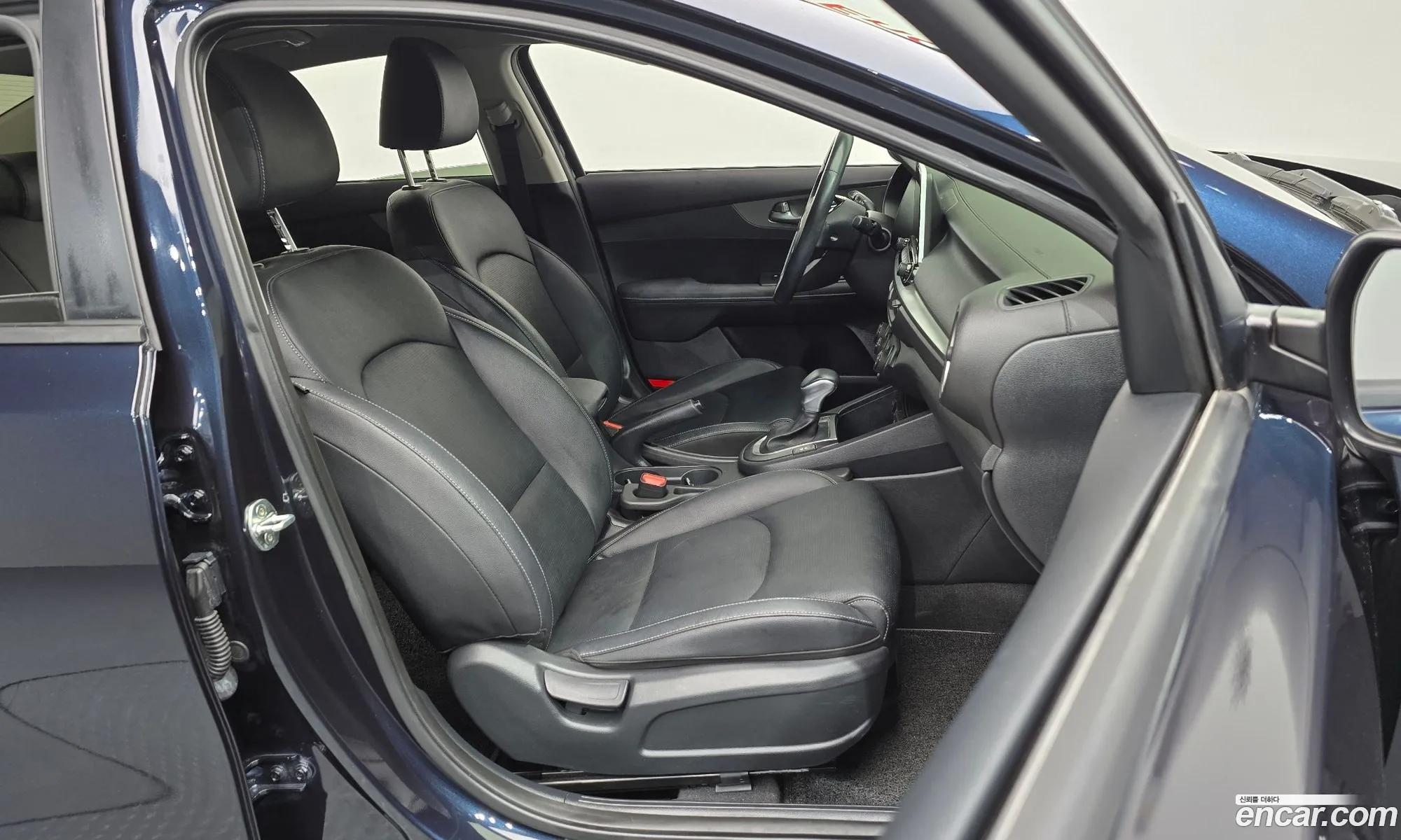 Kia K3 2018 KNAF241BEKA818359 — 16