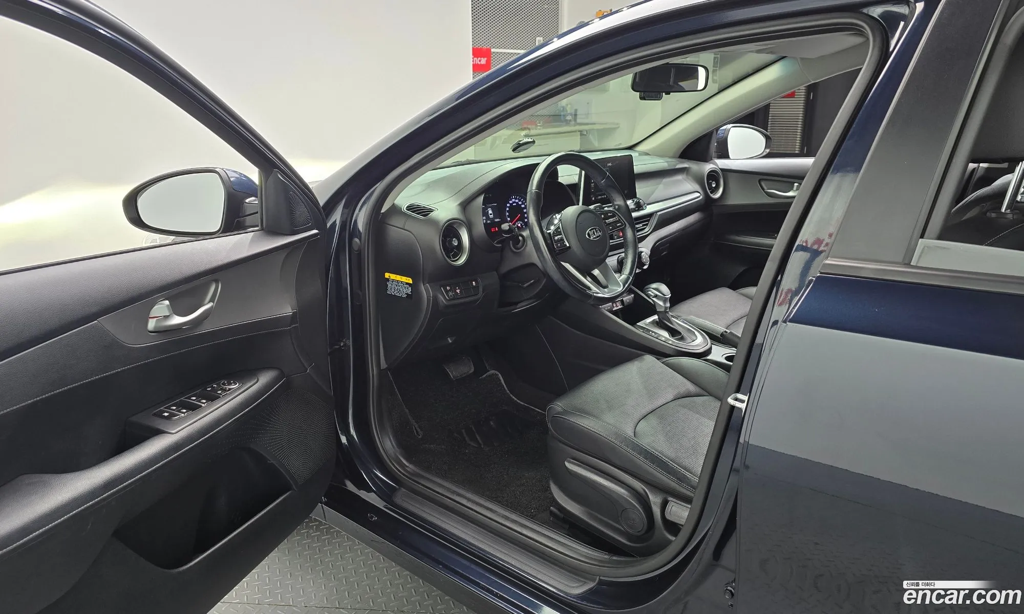 Kia K3 2018 KNAF241BEKA818359 — 20