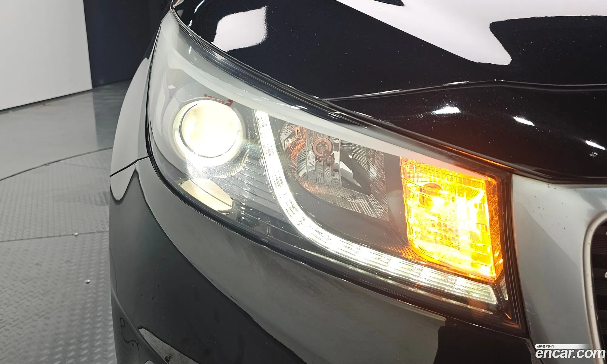 Kia Carnival 2016 KNAME81ABHS258827 — 28