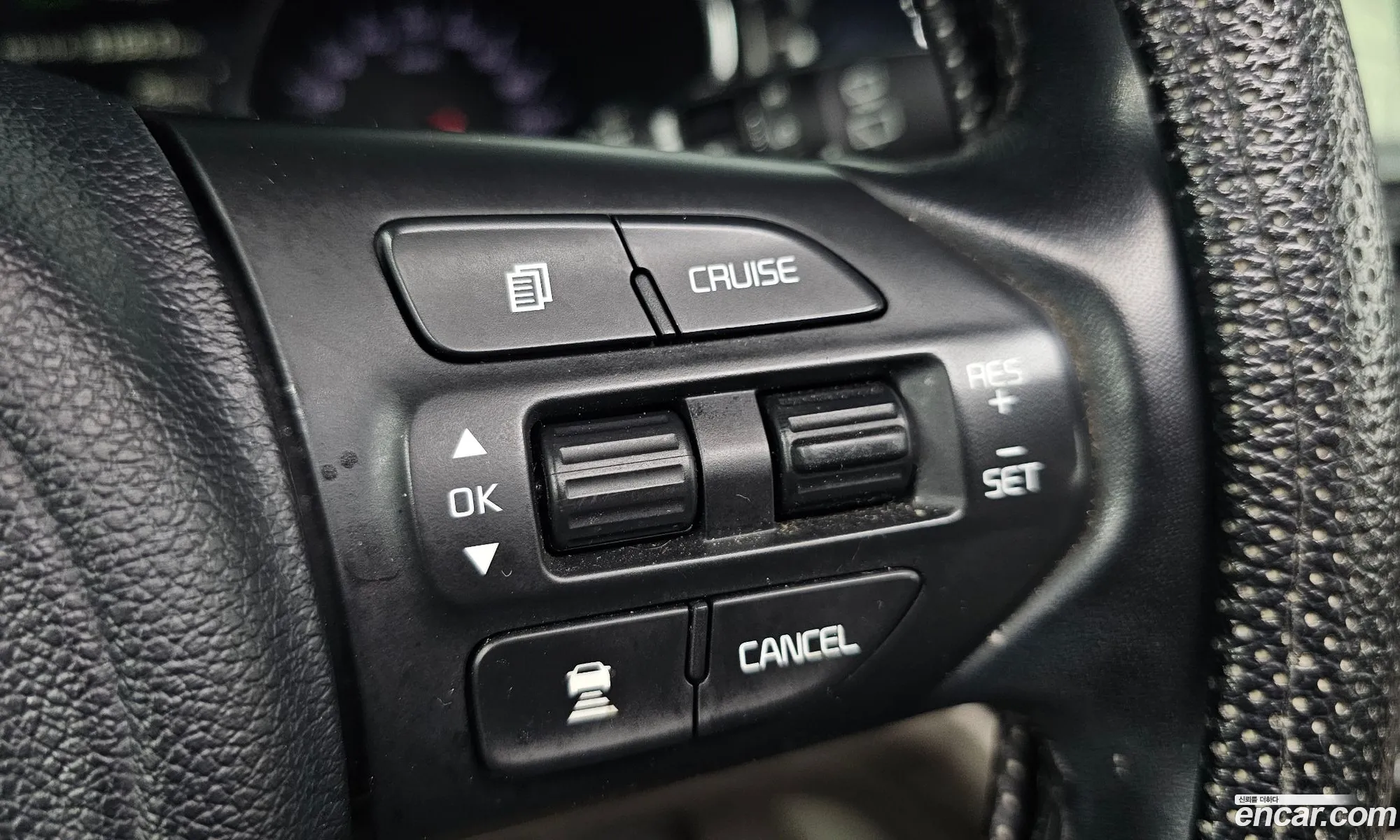 Kia Carnival 2016 KNAME81ABHS258827 — 4