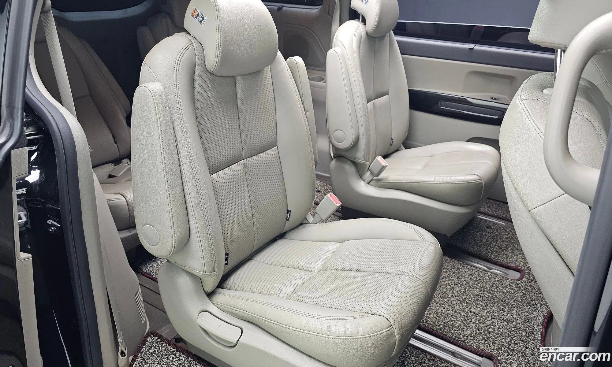 Kia Carnival 2016 KNAME81ABHS258827 — 10