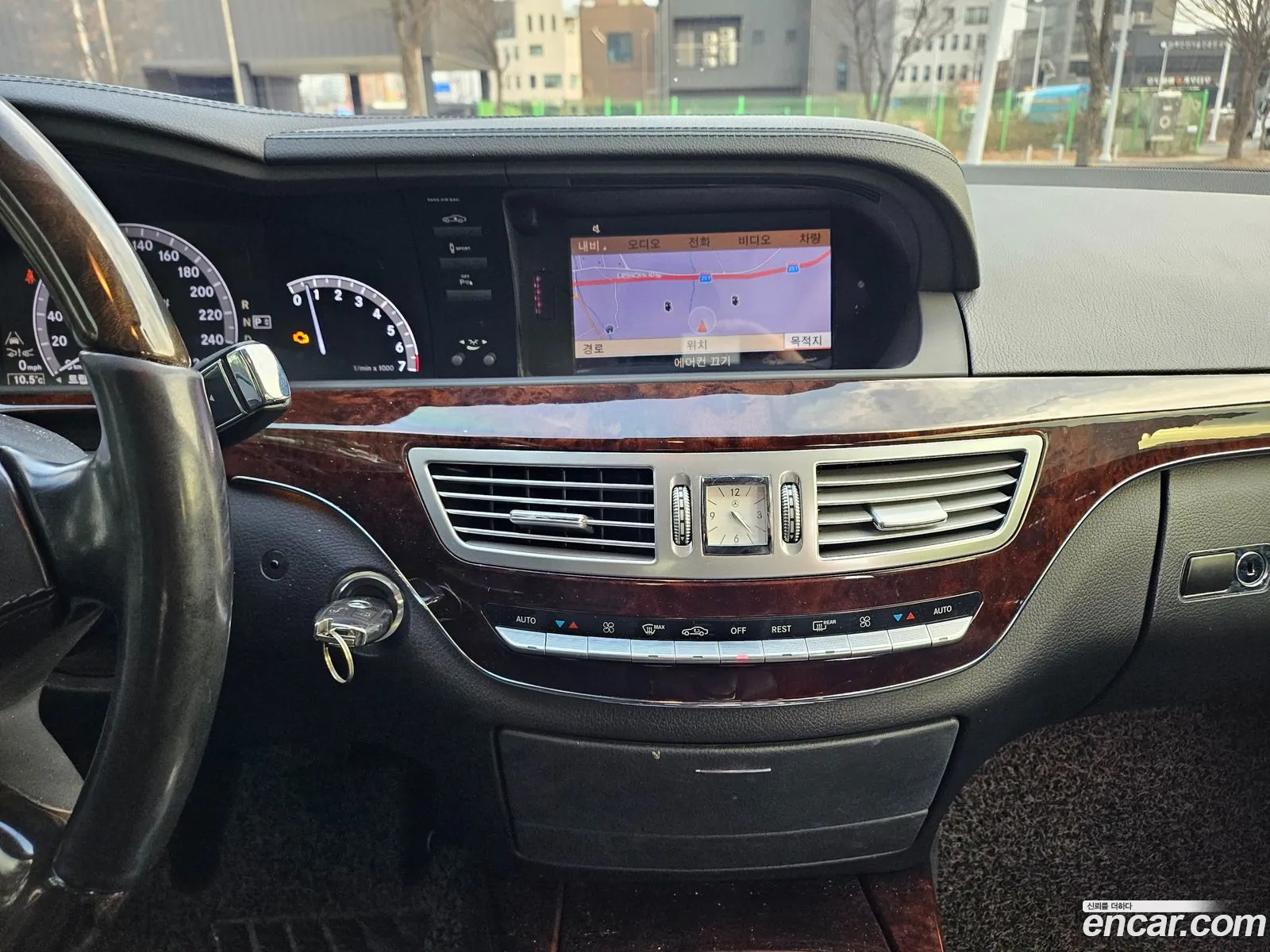 Mercedes-Benz S-Class W221 2011 — 20