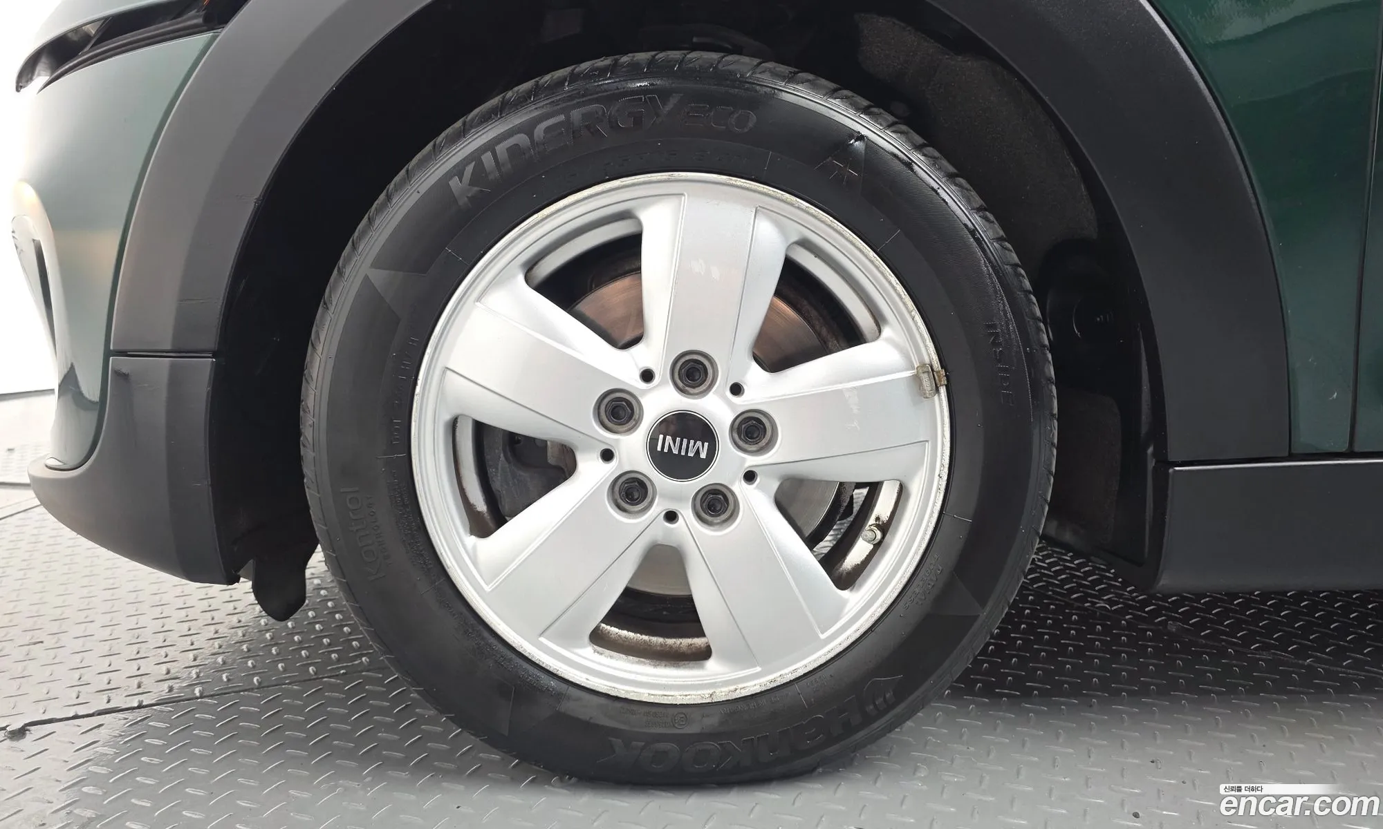 Mini Cooper 2017 WMWXU110XH2F12839 — 17