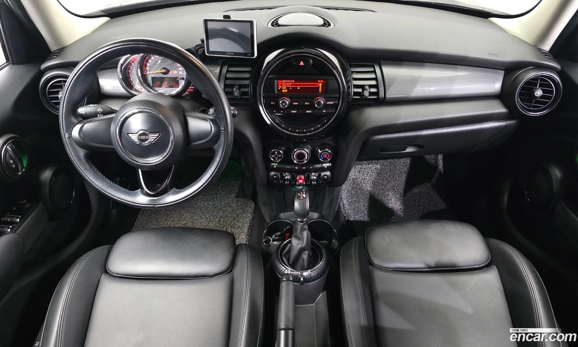 Mini Cooper 2017 WMWXU110XH2F12839 — 14