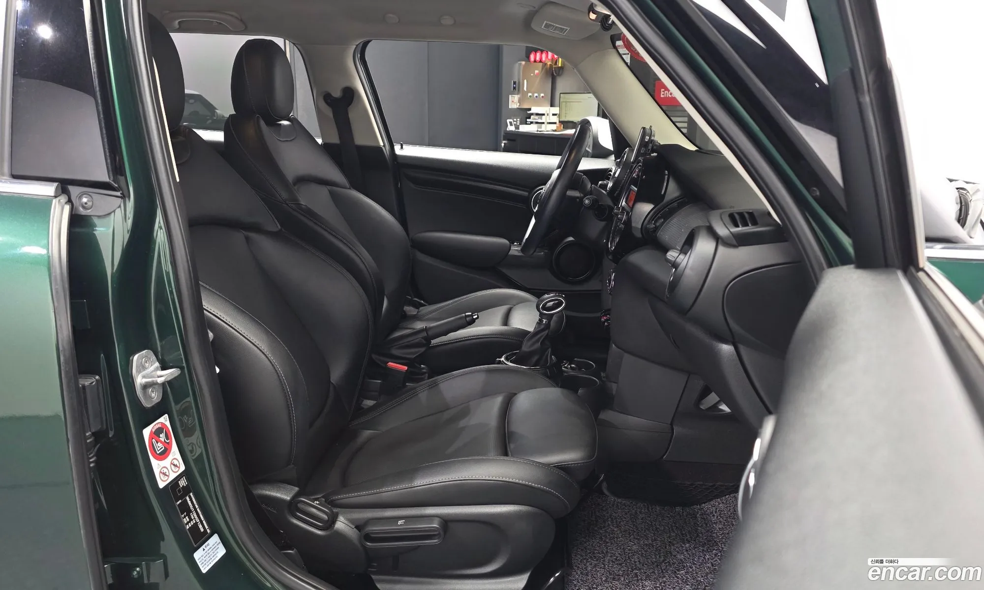 Mini Cooper 2017 WMWXU110XH2F12839 — 11