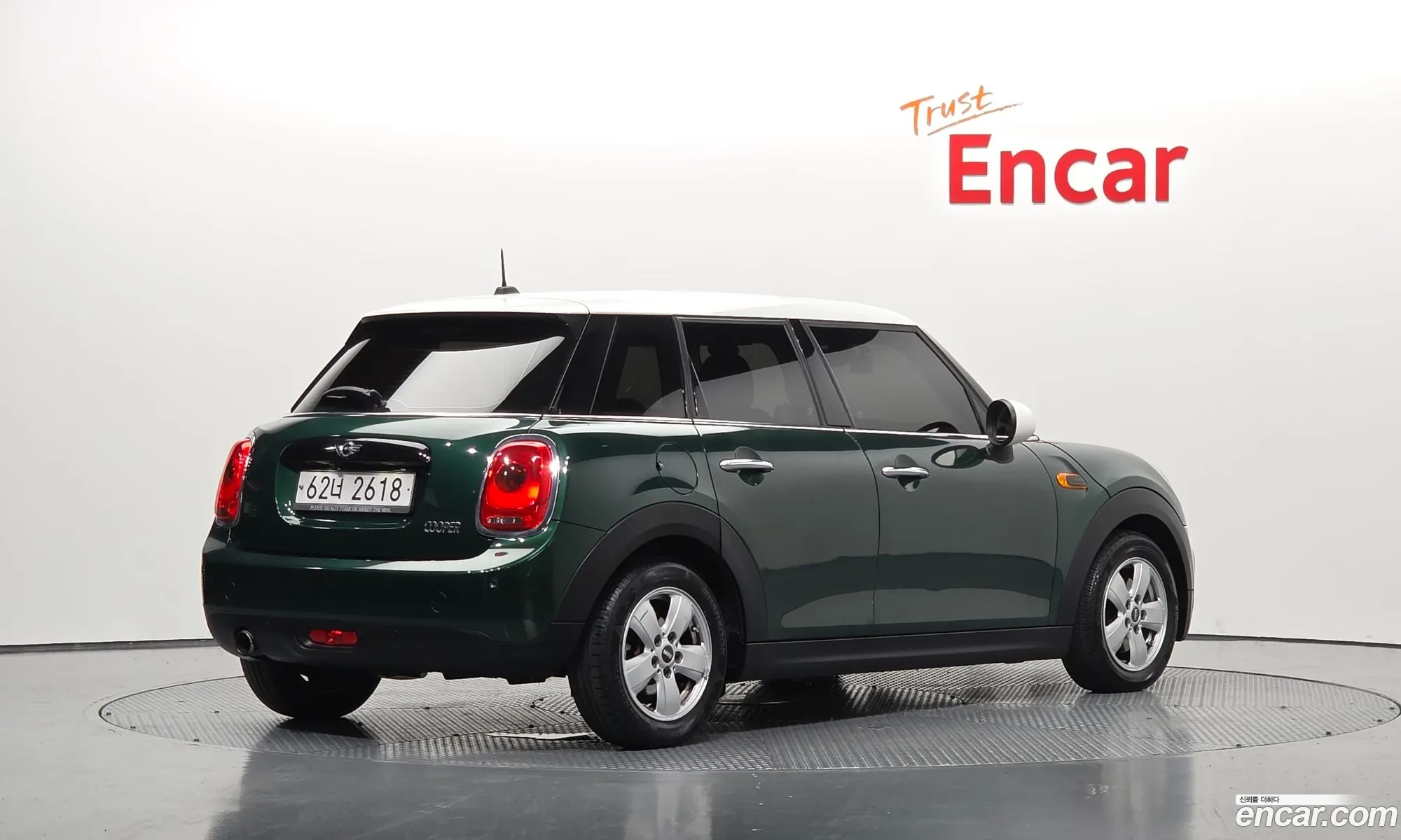 Mini Cooper 2017 WMWXU110XH2F12839 — 2