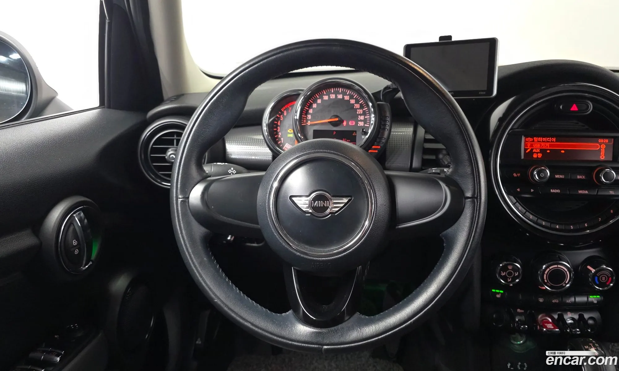 Mini Cooper 2017 WMWXU110XH2F12839 — 9