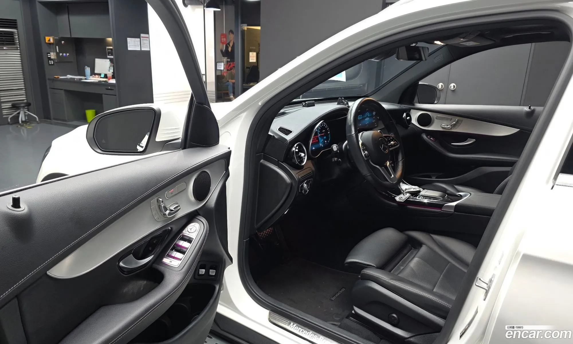 Mercedes-Benz GLC-Class X253 2021 — 31
