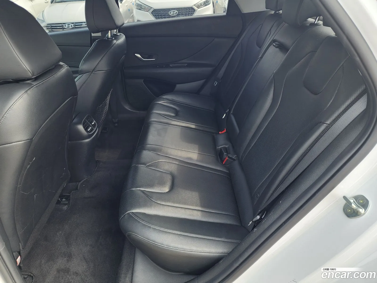 Hyundai Elantra 2022 — 18