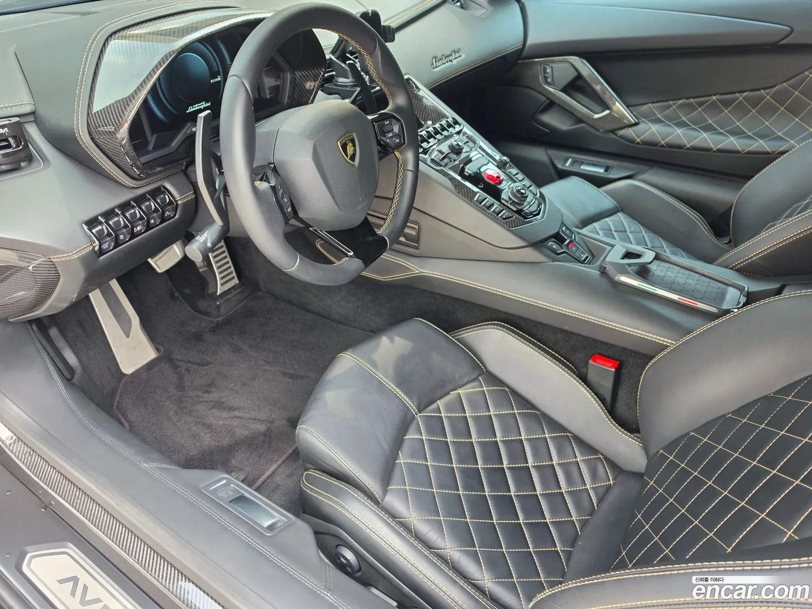 Lamborghini Aventador 2019 — 3