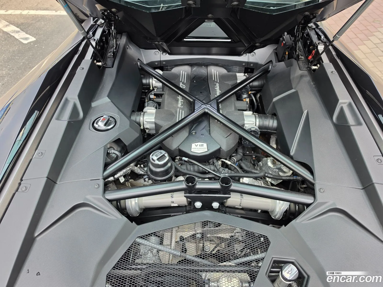 Lamborghini Aventador 2019 — 14