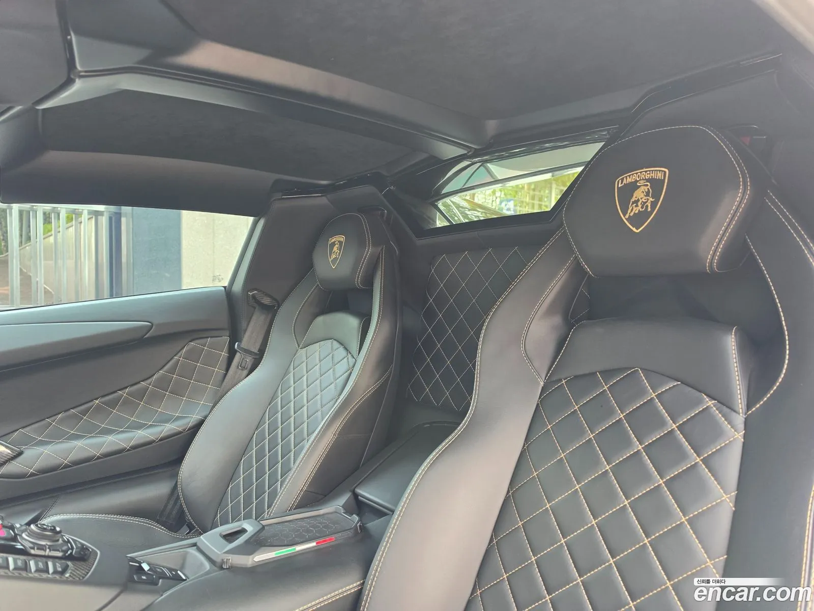 Lamborghini Aventador 2019 — 17