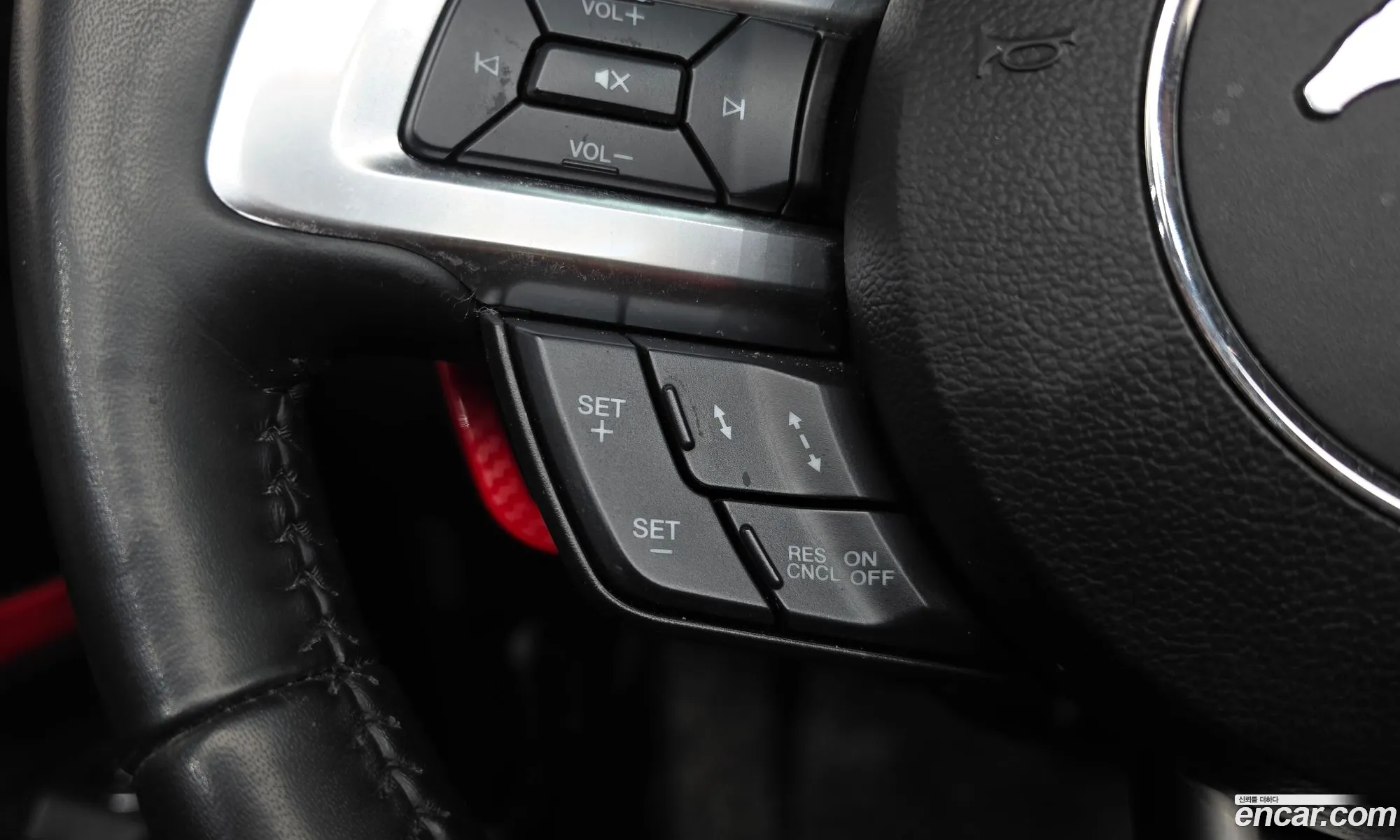 Ford Mustang 2020 — 4
