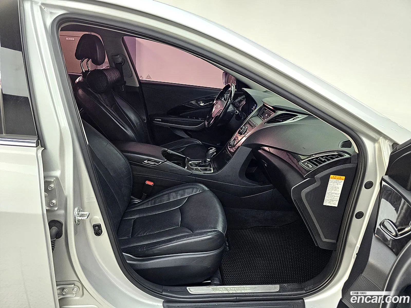 Hyundai Grandeur HG Hybrid