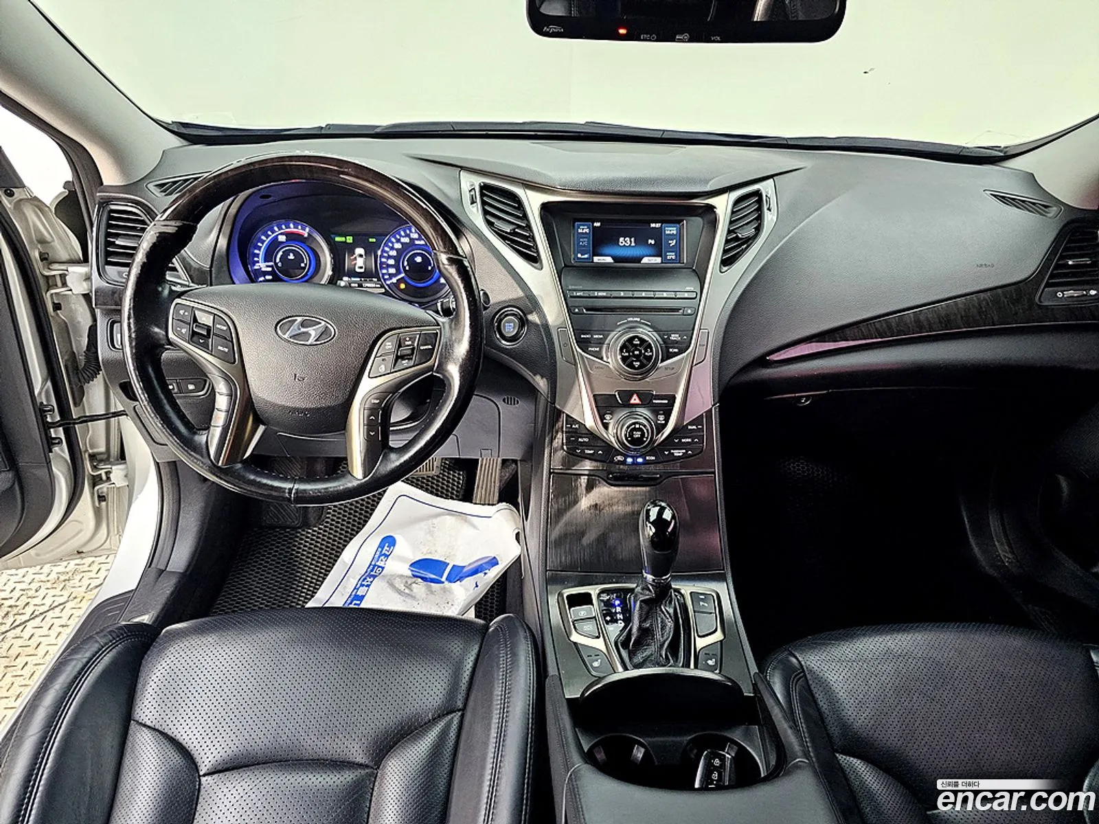 Hyundai Grandeur HG Hybrid 2014 — 9
