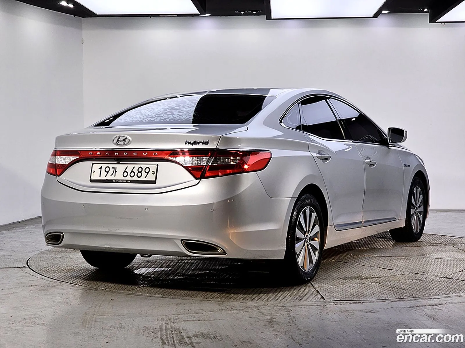 Hyundai Grandeur HG Hybrid