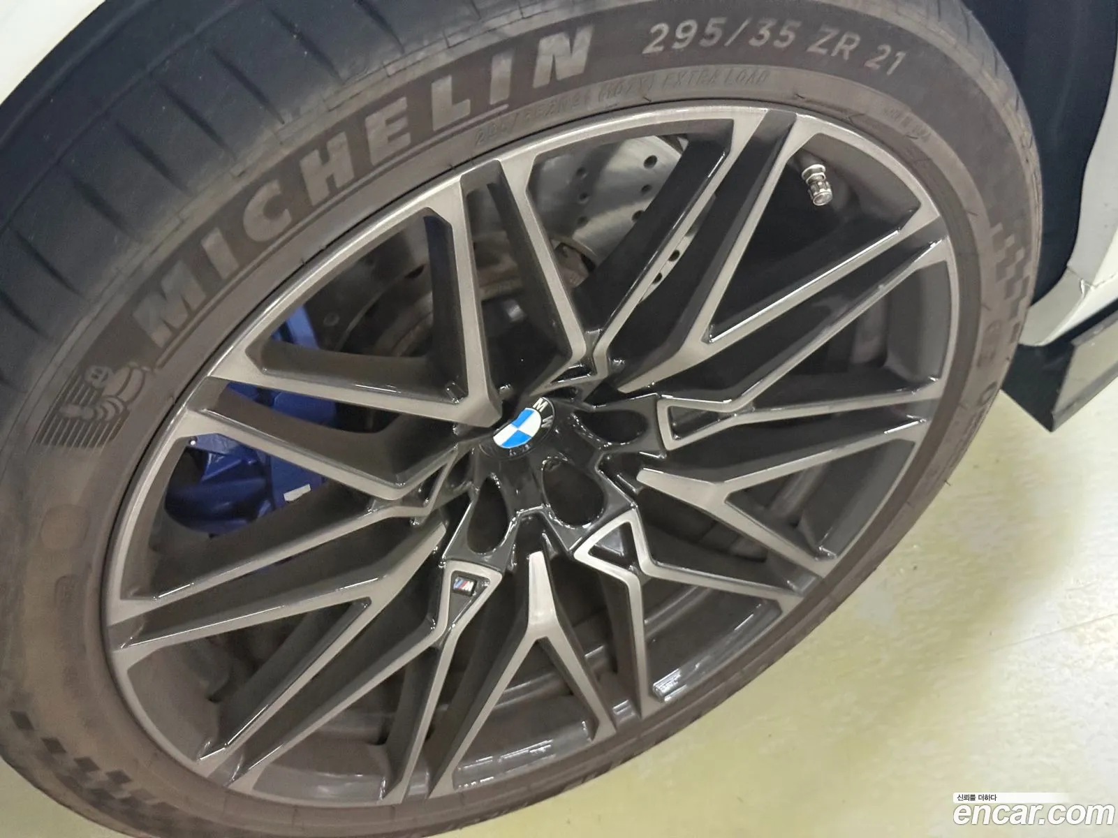 BMW X6 M 2024 — 19