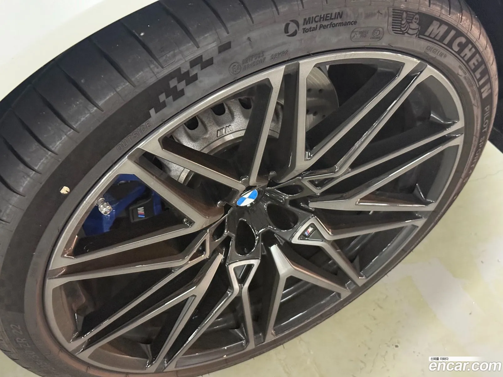 BMW X6 M 2024 — 12