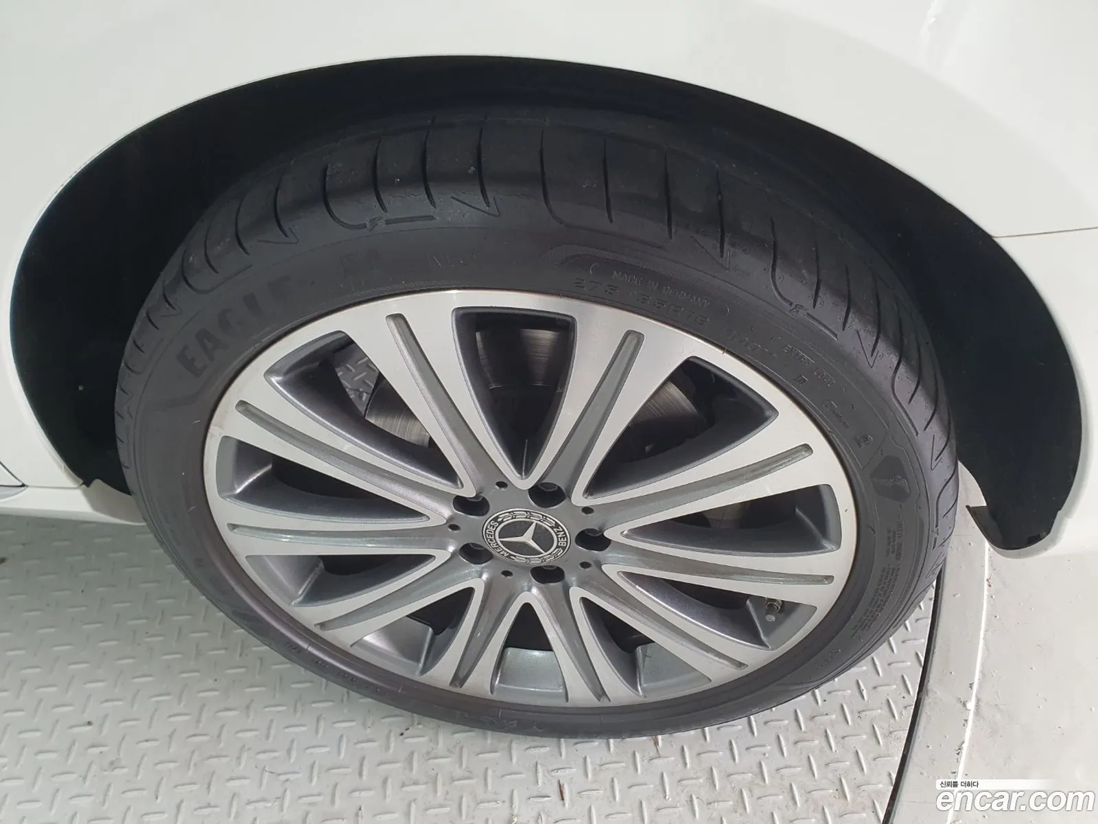 Mercedes-Benz E-Class W213 2023 — 12